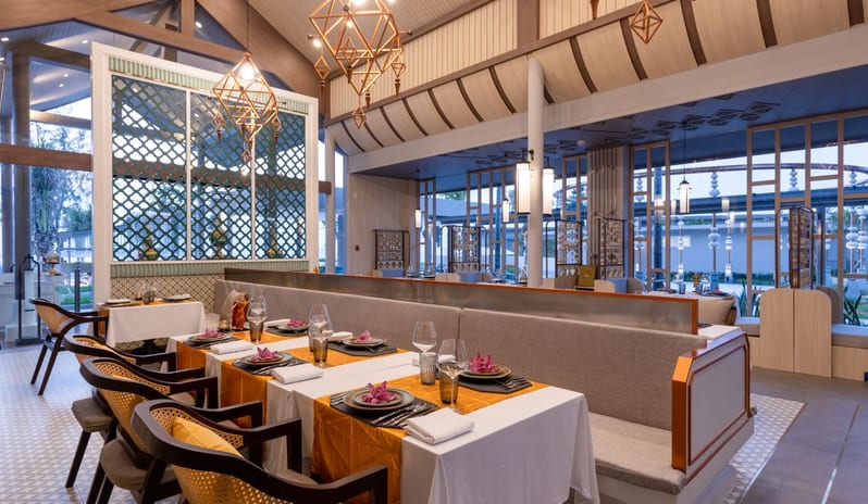 Param Para Restaurant, Interior