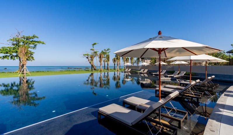 The Little Shore Khao Lak, Pool Sunbeds