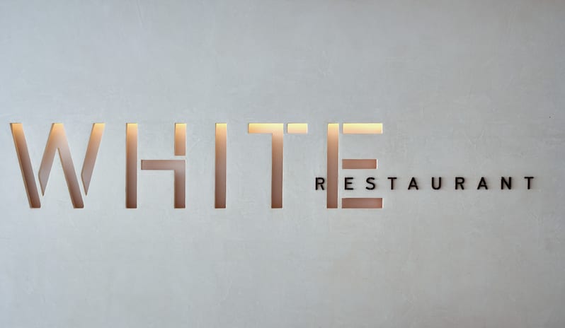 The White Restaurant, Sign