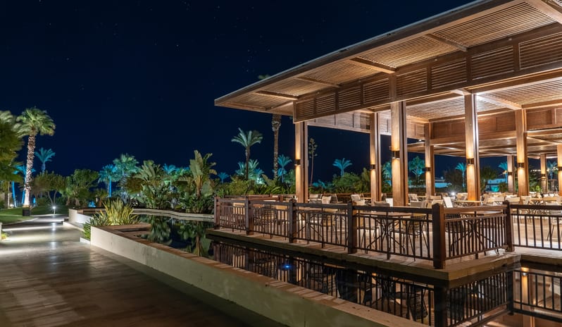 Lagoon Restaurant, Exterior