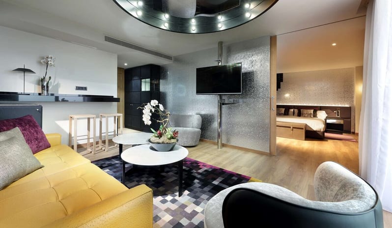 Rock Suite Diamond, Living