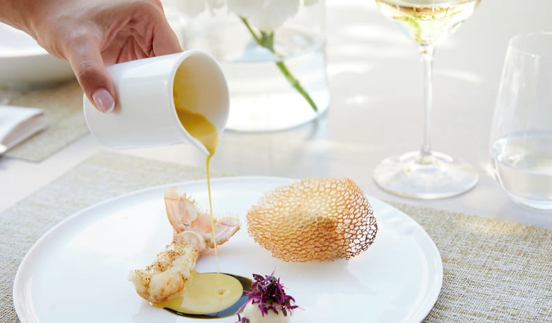 Water Restaurant, Dining