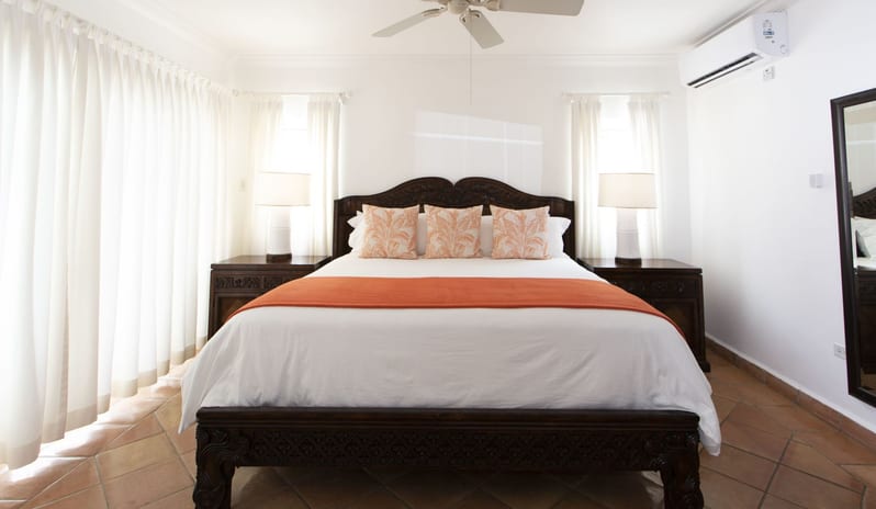 One Bedroom Ocean Front Suite, Bed