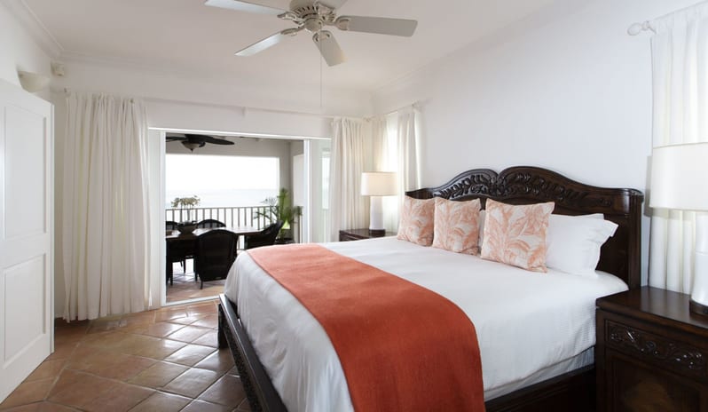 One Bedroom Ocean Front Suite, Bed View