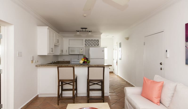 One Bedroom Ocean Front Suite, Living Area