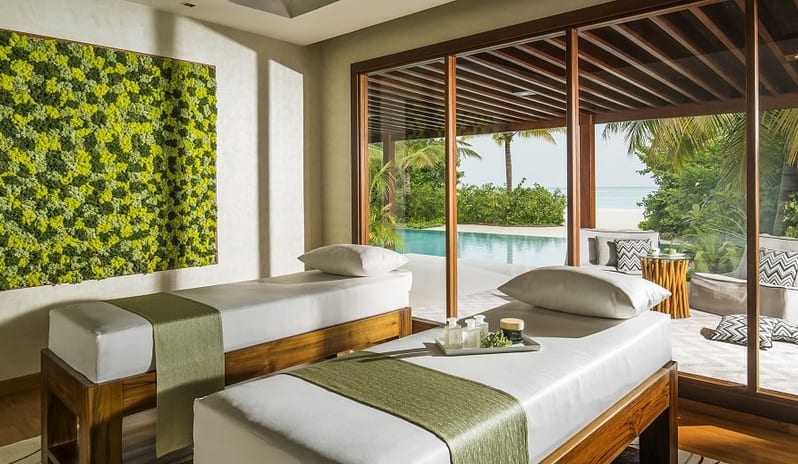 Three Bedroom Family Beach Pavilion with Pools, Private Spa Room
