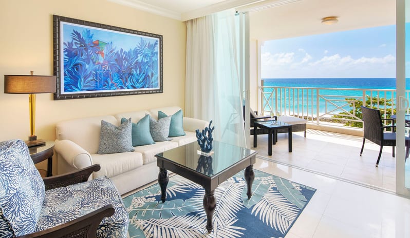 Luxury One Bedroom Oceanfront Suite, Living Room