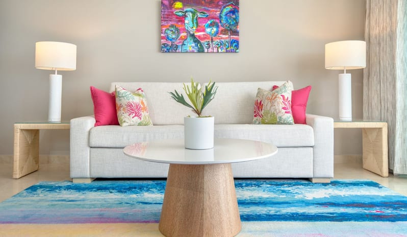 Luxury Concierge One Bedroom Ocean Front Suite, Living Room