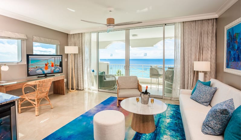 Concierge Luxury Ocean Front Two Bedroom Suite, Living Room