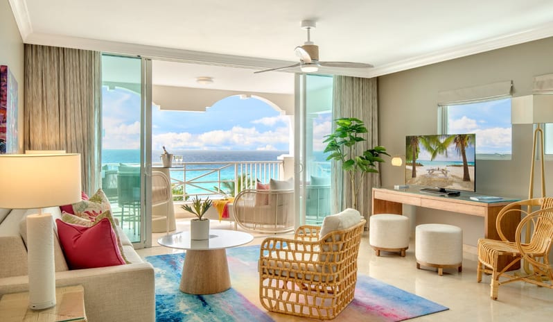Concierge Luxury Ocean Front Two Bedroom Suite, Living