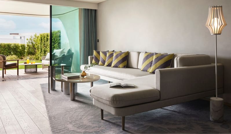 Fantastic Two Bedroom Hotel Residence, Living