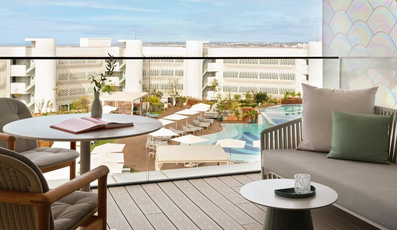 Wonderful 2 BR Residence, Balcony View