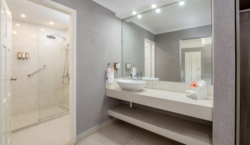 Family Suite, Bathroom