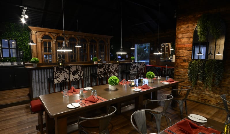 Sizzle Steak House, Interior