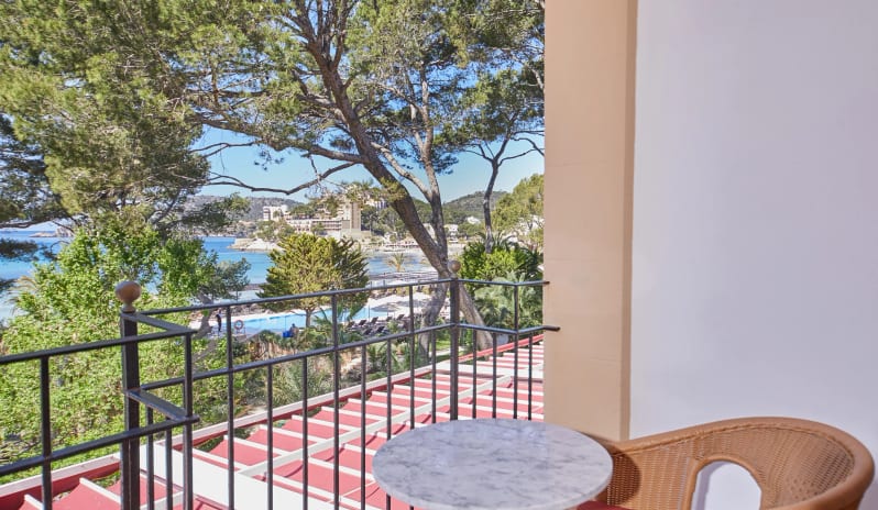 Double Deluxe Frontal Sea View, Balcony View