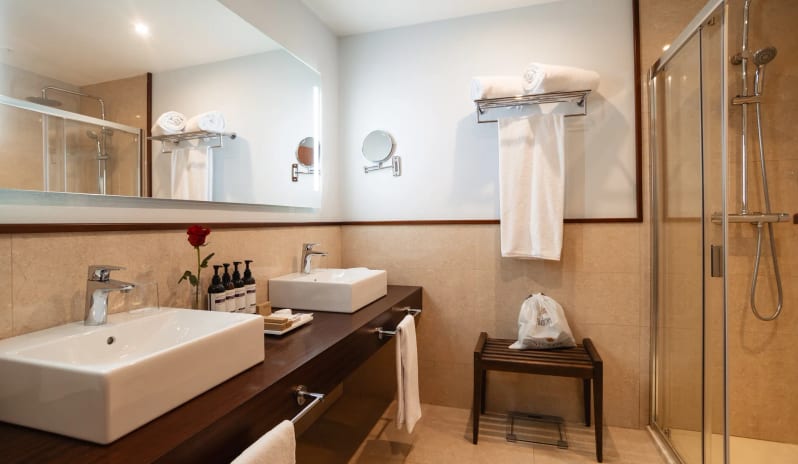 Preferred Club Deluxe Frontal Sea View, Bathroom