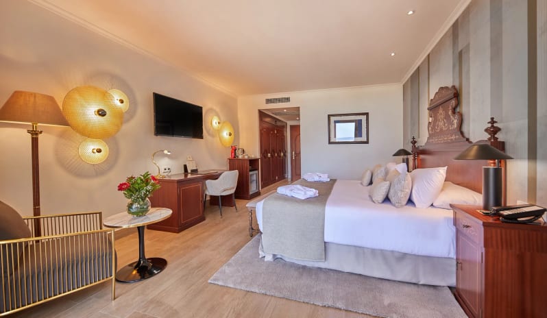 Preferred Club Deluxe Frontal Sea View, Bed