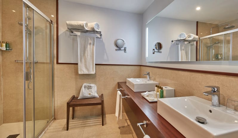 Preferred Club Swim Up Sea View, Bathroom
