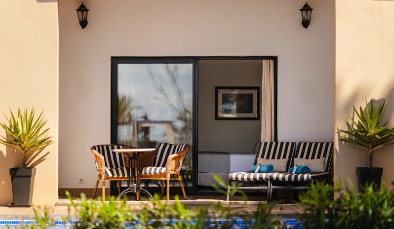 Preferred Club Swim Up Sea View, Outdoor Pool Seating