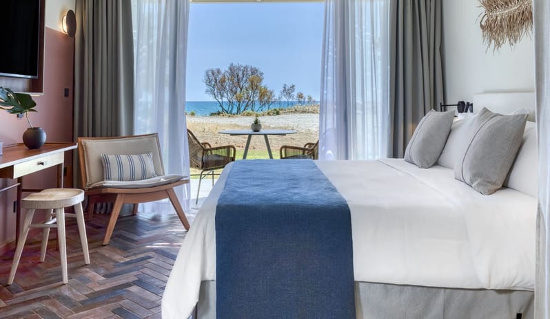 Sapphire Lush Three Bedroom Suite, Bed