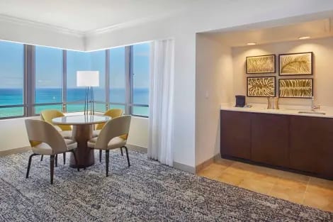 Tapa Collection Junior Suite Dining Area