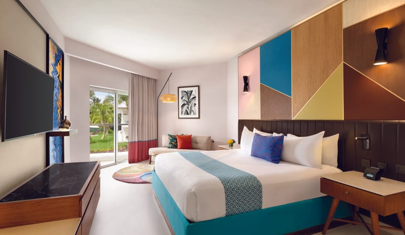 Deluxe Partial Ocean View King, Overview