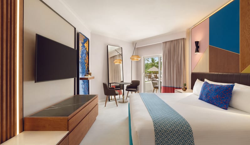 Premium Pool View King Overview