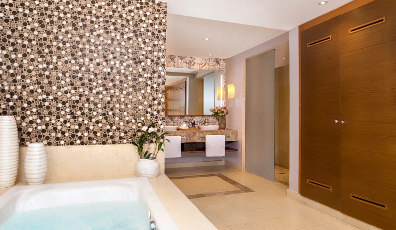 Preferred Club Master Suite Ocean Front, Bathroom