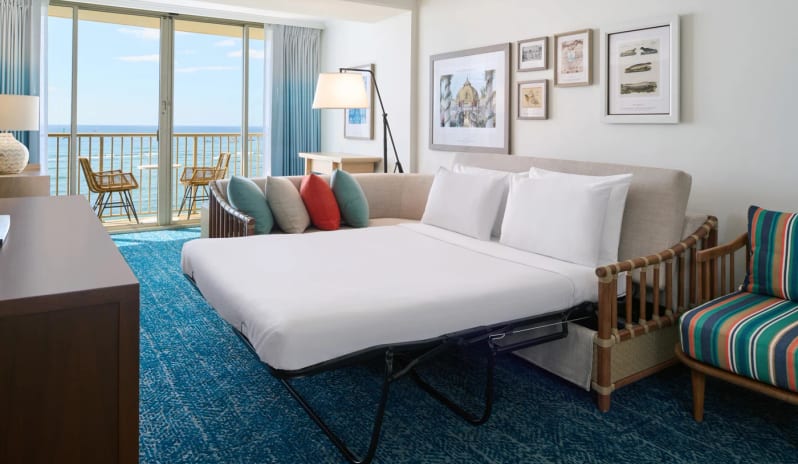 Family Club Ocean Front Suite, Sofa bed
