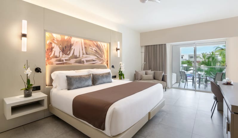 Allure Junior Suite Pool View