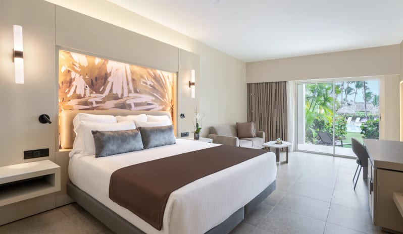 Xhale Club Jr Suite Pool View