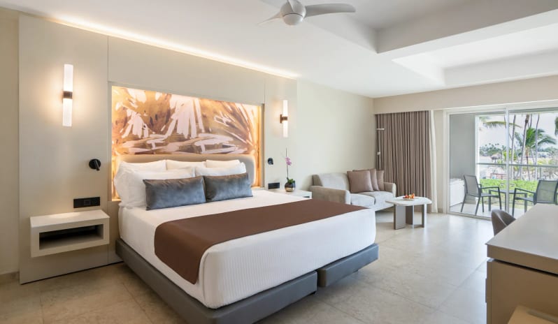 Xhale Club Junior Suite Partial Ocean View, King