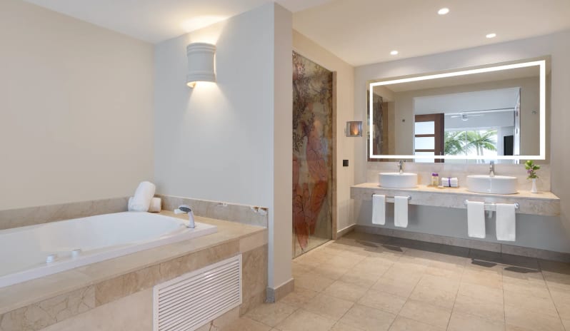 Xhale Club Master Suite Ocean Front, Bathroom