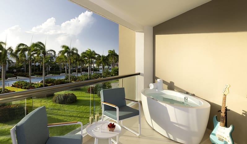 Caribbean Sand Suite King & Sofa Bed, Balcony