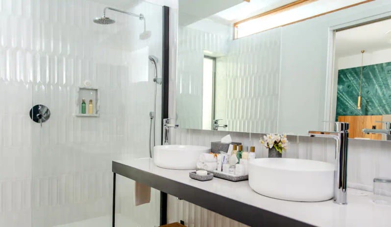 Preferred Club Junior Suite Swim Up, Bathroom