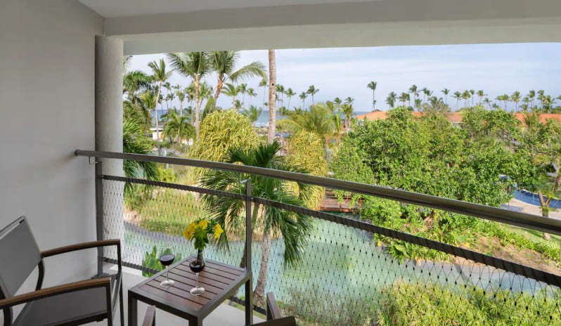 Preferred Club Junior Suite Partial Ocean View, Balcony