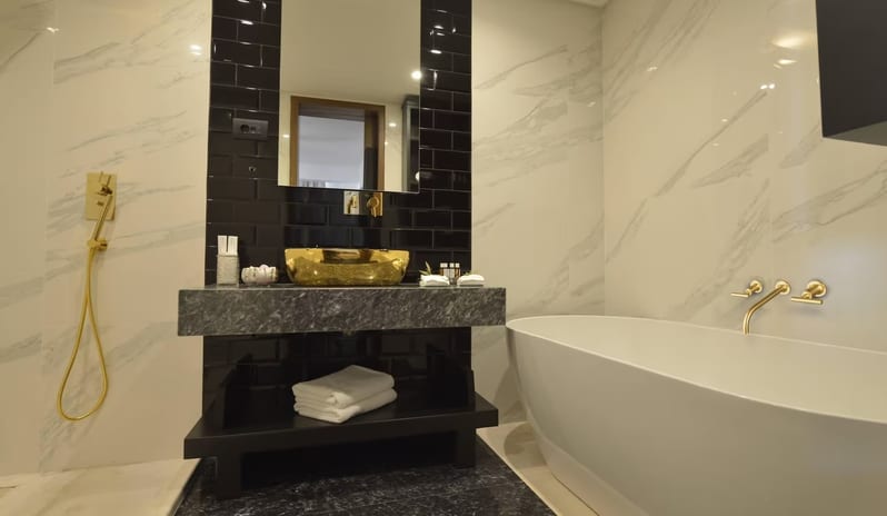 Four Bedroom Luxury Residences with Private Pool, Bathtub