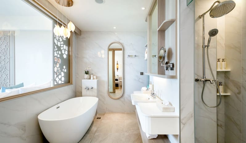 Seaview Pool Suite, Bathroom