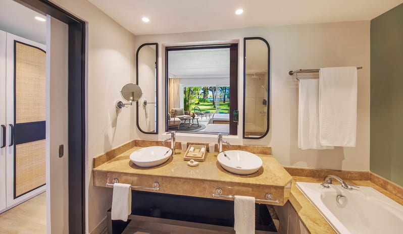 NEW-DELUXE-ROOM-GROUND-FLOOR-Bathroom