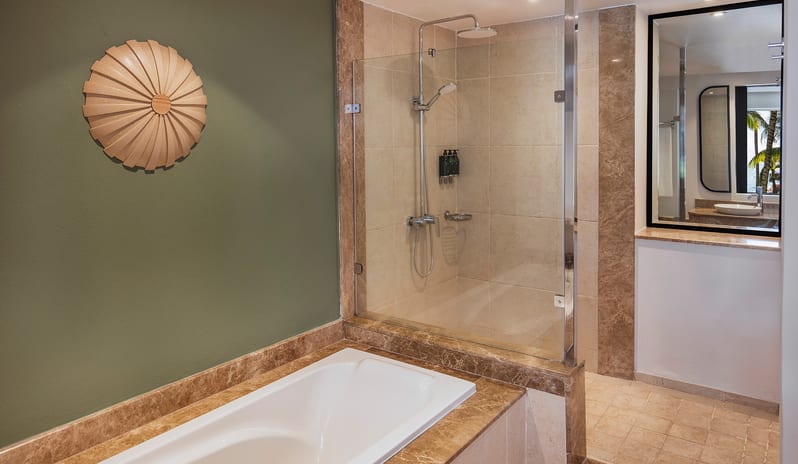 NEW-SUPERIOR-ROOM-FIRST-FLOOR-Bathroom