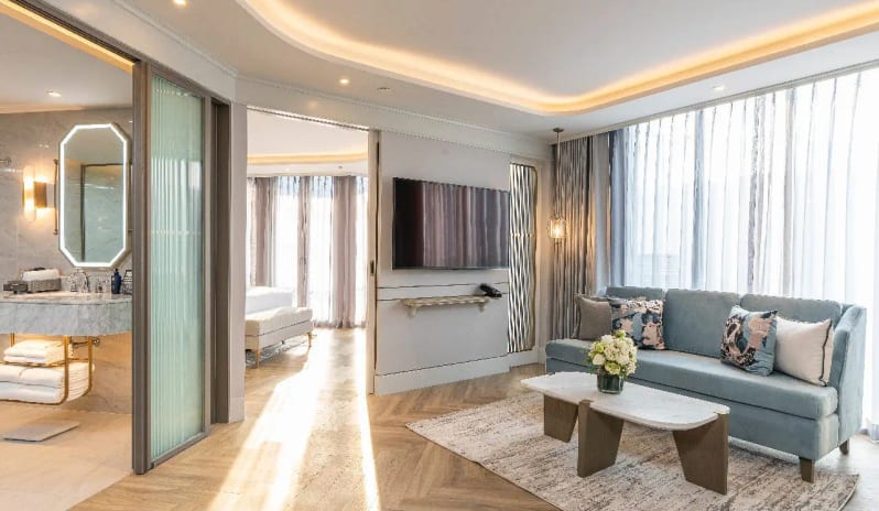 Club One Bedroom Riverview Suite, Overview