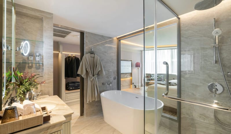 Deluxe River View, Bathroom