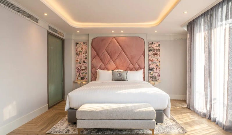 Club One Bedroom Riverview Suite