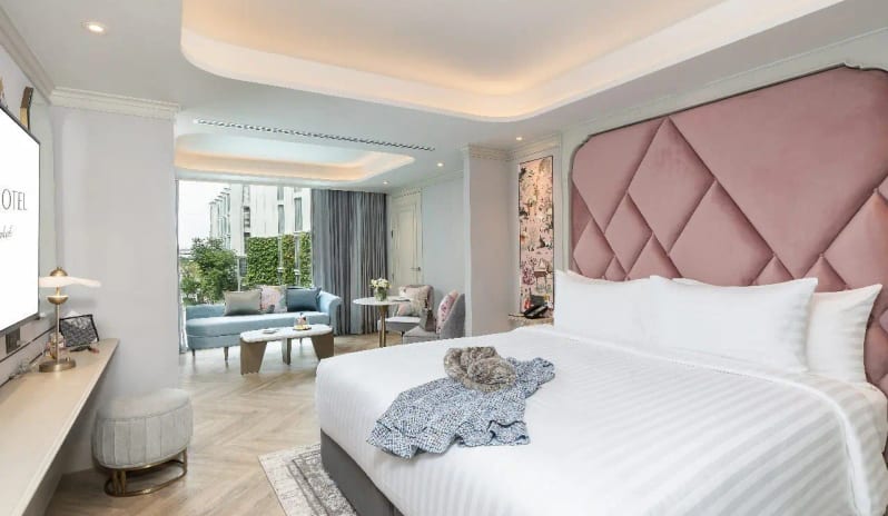 One Bedroom Riverview, Bed