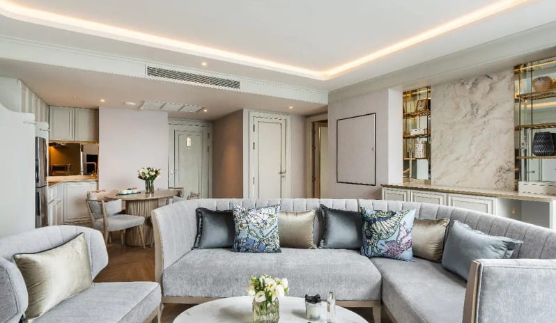 Presidential Suite, Living Room