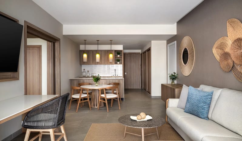 Preferred Club Master Suite Ocean Front Swim Out, Living Room