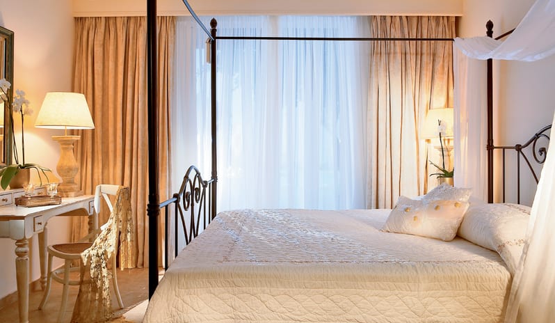 Dream Villa Senior, Bed