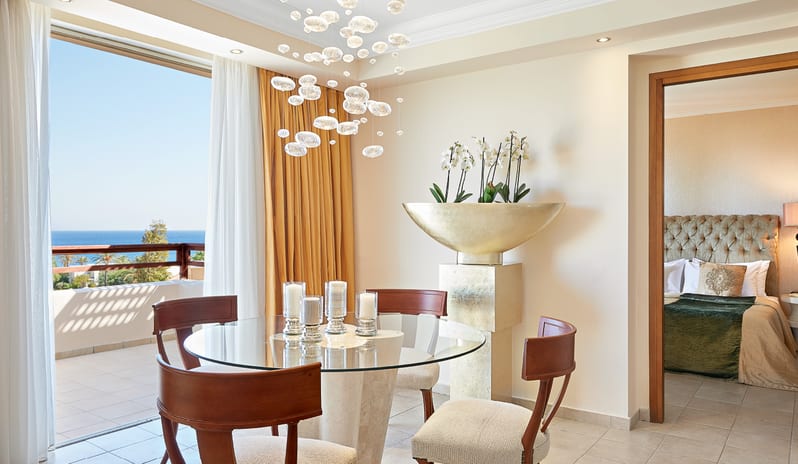 Penthouse Senior Suite Sea View, Dining Table