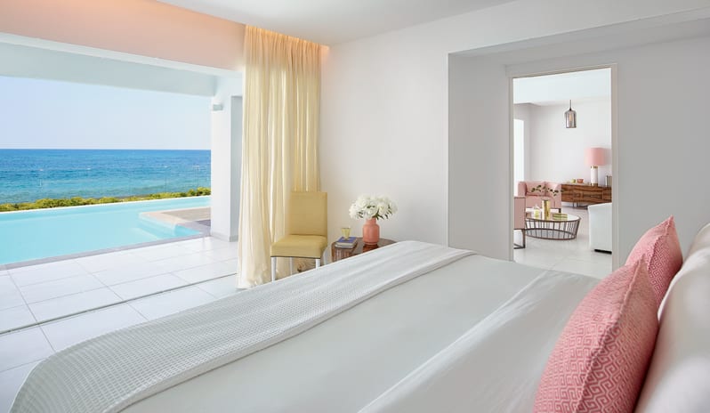 Villa White Seafront with Heated Prive Pool, Bed View