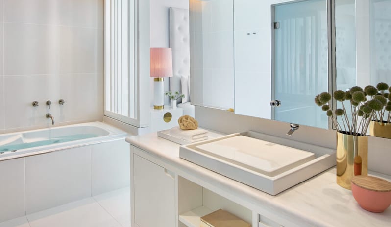 Villa Luxe Yali Seafront with Heated Prive Pool, Bathroom